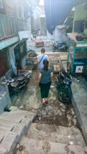 Walking through the back streets near the docks in Jakarta