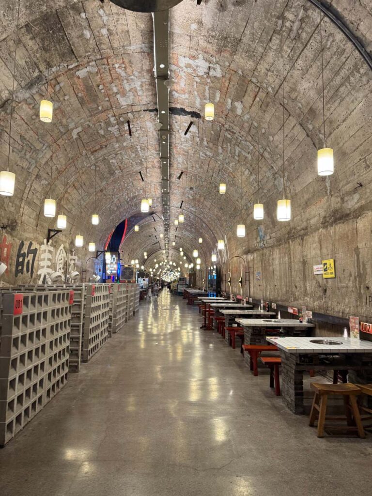 Chongqing Bomb Shelter Hot Pot
