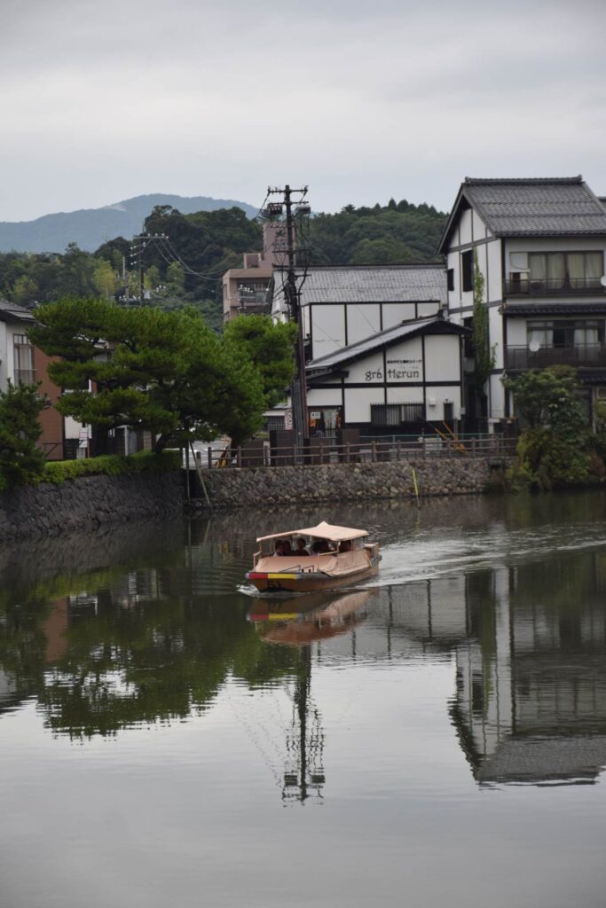 Boat trips on the Kyobashi River